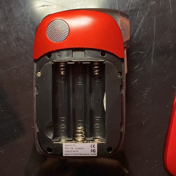 Small compact great for spying digital video recorder. A camcorder if you will. - Picture 3 of 8